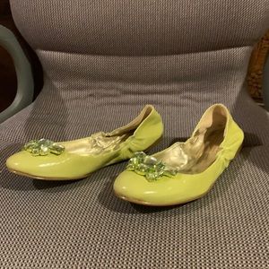 Guess light green flats